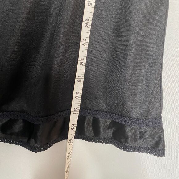 VTG Black Slip Skirt Split Side Lace Border Made in USA Size Medium - Picture 10 of 11